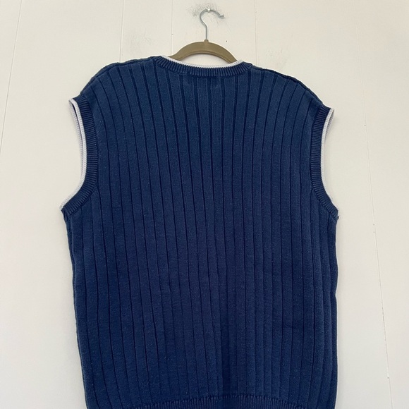 Tennessee VOLS Blue Cable Knit V-Neck Sweater Vest with Orange 'T' Size XL - Picture 11 of 12